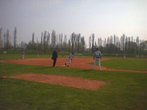Maurizio che corre a punto nella prima partita contro l'Aquilone