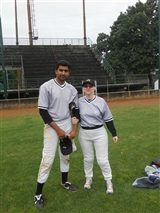 Sarwar a sinistra ed Elisabetta a destra.