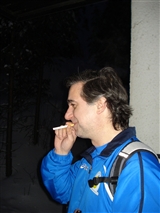 Domenico che fuma in attesa della chiamata