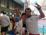 Marty e Andrea esultanti dopo la vittoria nei 100 stile