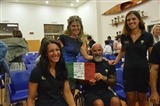 Florinda Trombetta, Eleonora De Paolis e Fabrizio Castelli con il remo firmato dalla squadra para-rowing
