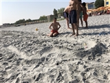 La pista di biglie costruita dai ragazzi del baseball.