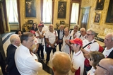 Il Sindaco Giuseppe Sala parla in mezzo ai ThundersSindaco parla in mezzo ai thunders five