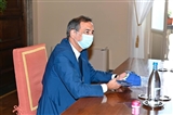 Sindaco Giuseppe Sala Con In Mano Il Cappellino Del GSD