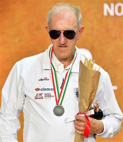 Giuseppe Rizzi con medaglia
