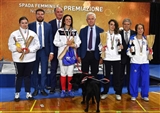 Podio femminile con arbitri e Presidente Fi